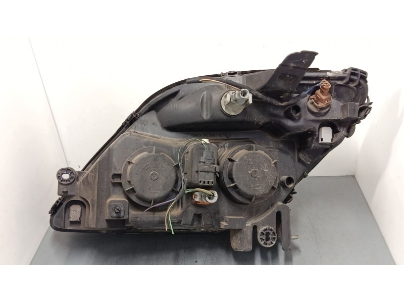 Recambio de faro derecho para renault scénic i monospace (ja0/1_, fa0_) 1.4 16v (ja0d, ja1h, ja0w, ja10) referencia OEM IAM 7700