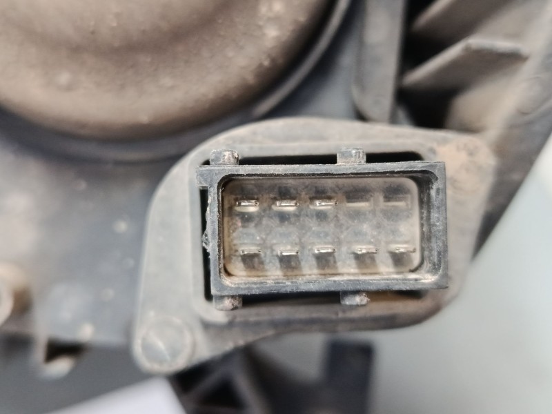 Recambio de faro derecho para opel zafira / zafira family b (a05) 1.9 cdti (m75) referencia OEM IAM 13252473RH  