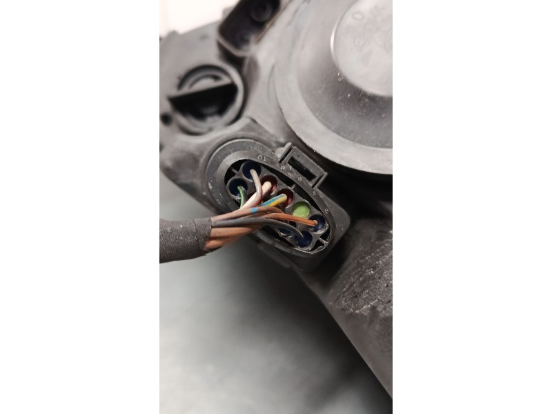 Recambio de faro derecho para volkswagen golf plus v (5m1, 521) 1.9 tdi referencia OEM IAM 5M1941006B  