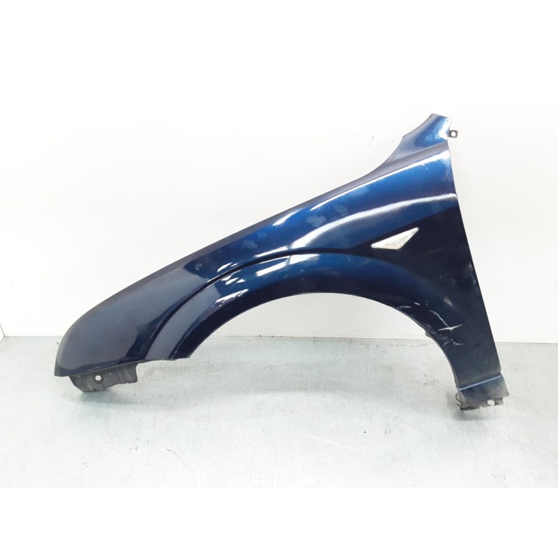 Recambio de aleta delantera izquierda para ford mondeo iii sedán (b4y) 2.0 tdci referencia OEM IAM 1204739  