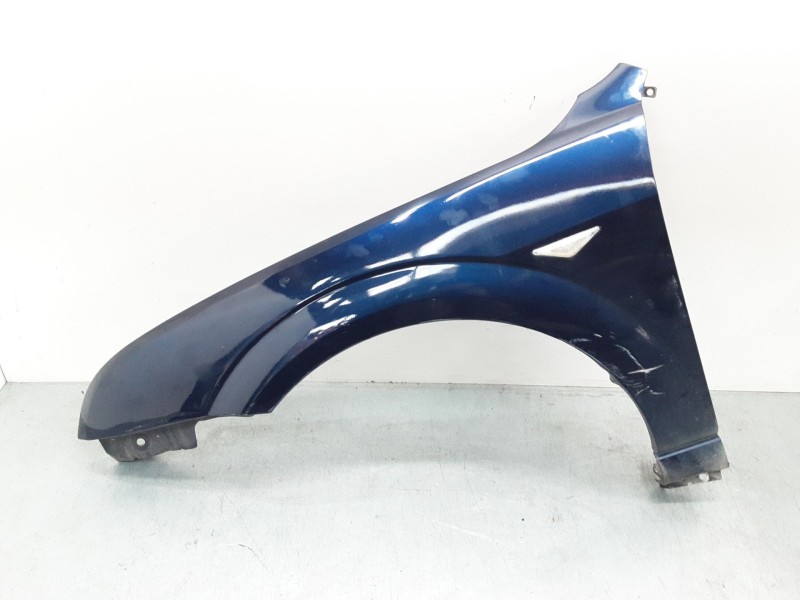 Recambio de aleta delantera izquierda para ford mondeo iii sedán (b4y) 2.0 tdci referencia OEM IAM 1204739  