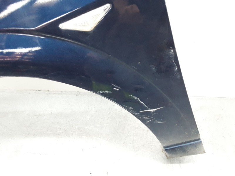 Recambio de aleta delantera izquierda para ford mondeo iii sedán (b4y) 2.0 tdci referencia OEM IAM 1204739  