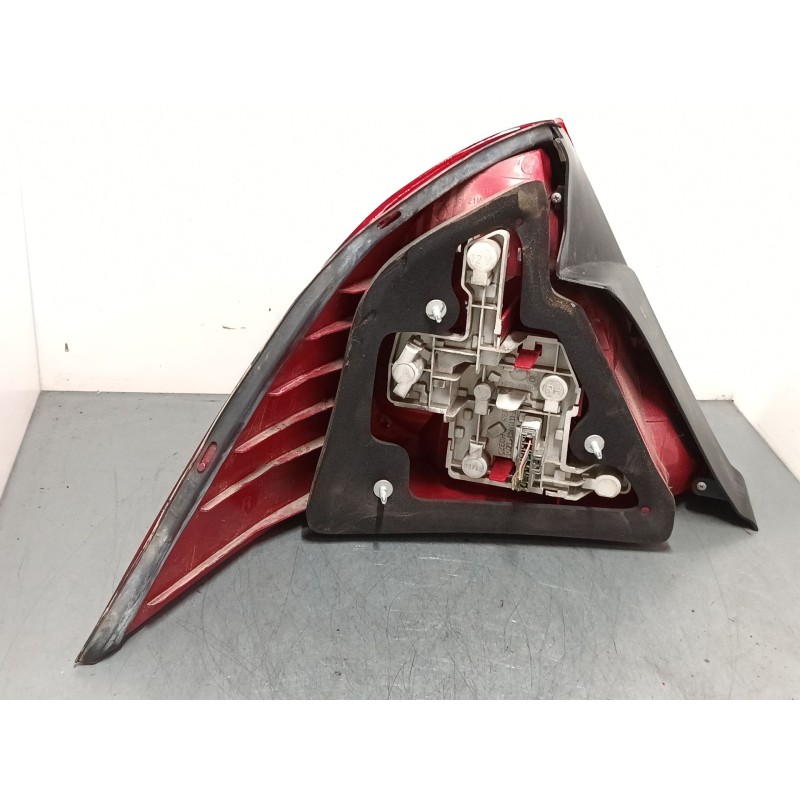 Recambio de piloto trasero derecho para ford mondeo iii sedán (b4y) 2.0 tdci referencia OEM IAM 1371852  