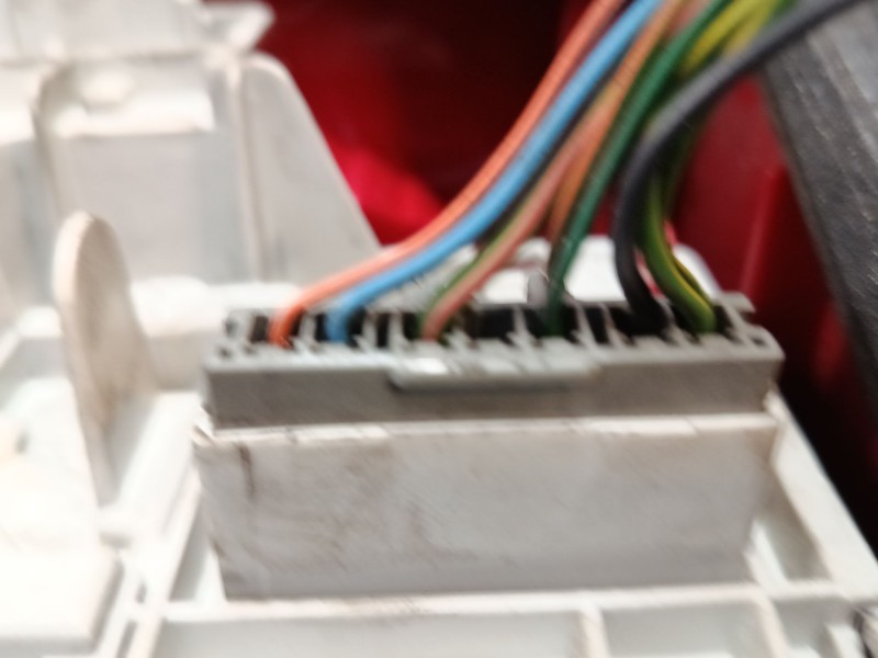 Recambio de piloto trasero izquierdo para ford mondeo iii sedán (b4y) 2.0 tdci referencia OEM IAM 1371859  