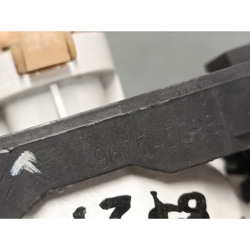 Recambio de faro antiniebla izquierdo para peugeot 2008 i (cu_) 1.2 thp 110 / puretech 110 referencia OEM IAM 9675450980  