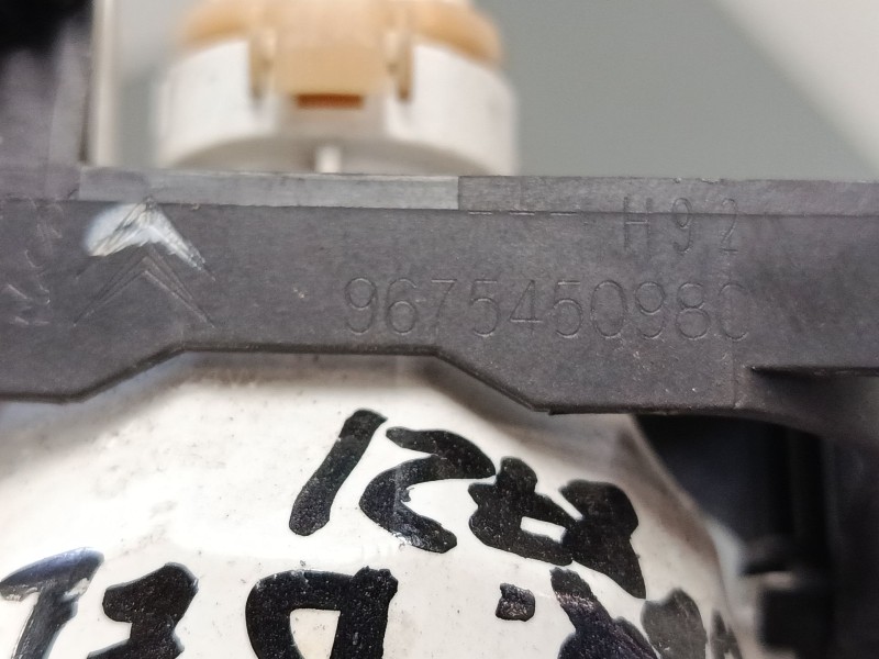 Recambio de faro antiniebla derecho para peugeot 2008 i (cu_) 1.2 thp 110 / puretech 110 referencia OEM IAM 9675450980  