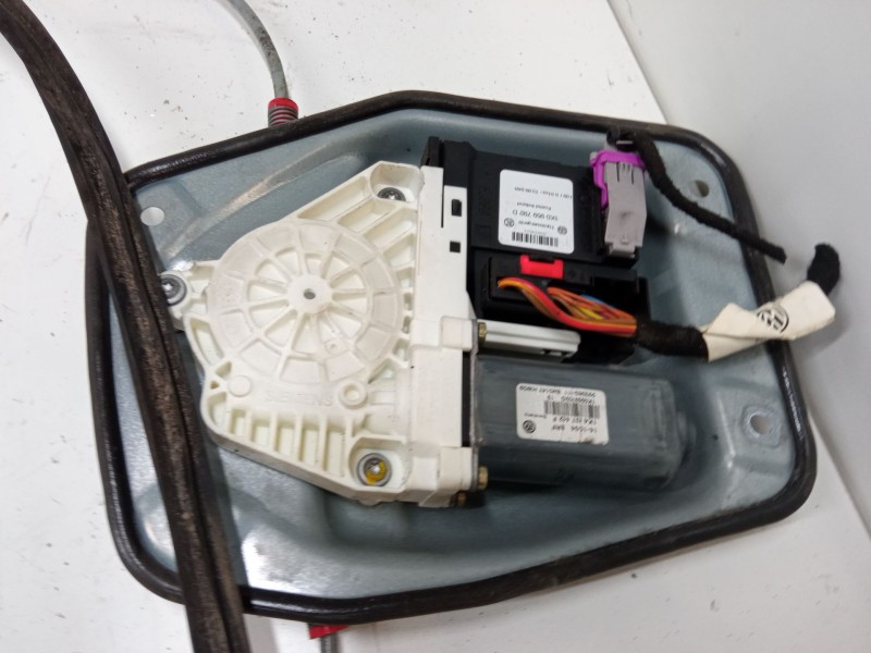 Recambio de elevalunas electrico delantero derecho para volkswagen golf v (1k1) 1.9 tdi referencia OEM IAM 1K0959792D  