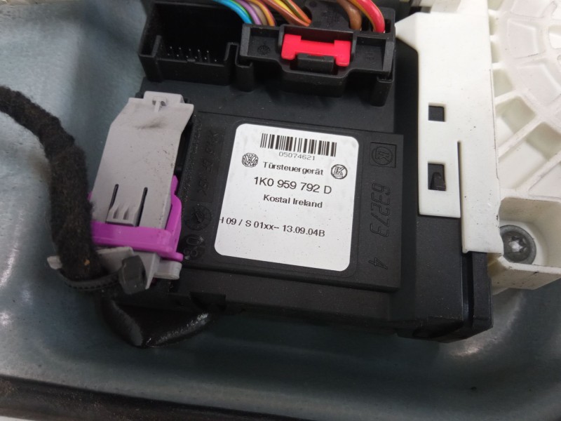 Recambio de elevalunas electrico delantero derecho para volkswagen golf v (1k1) 1.9 tdi referencia OEM IAM 1K0959792D  
