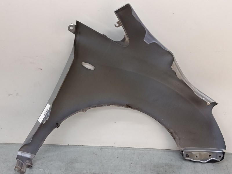 Recambio de aleta delantera izquierda para toyota verso (_r2_) 1.6 (zgr20_) referencia OEM IAM 538120F020  