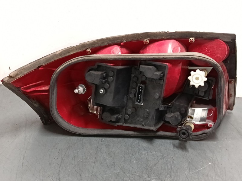 Recambio de piloto trasero derecho para audi tt roadster (8n9) 1.8 t quattro referencia OEM IAM 8N0945095  