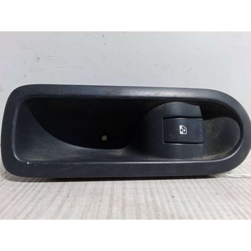 Recambio de mando elevalunas trasero derecho para renault megane ii (bm0/1_, cm0/1_) 1.5 dci (bm1f, cm1f) referencia OEM IAM   