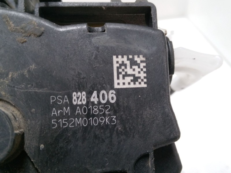 Recambio de cerradura puerta delantera izquierda para peugeot partner tepee 1.6 hdi 90 referencia OEM IAM 828406  