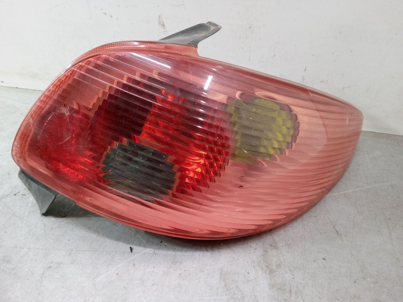 Recambio de piloto trasero derecho para peugeot 206 hatchback (2a/c) 1.4 i referencia OEM IAM   