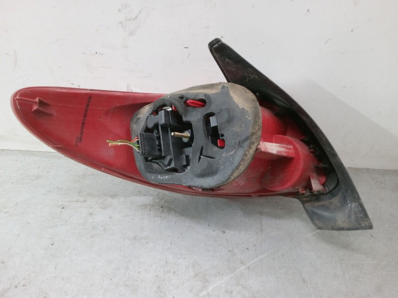 Recambio de piloto trasero derecho para peugeot 206 hatchback (2a/c) 1.4 i referencia OEM IAM   