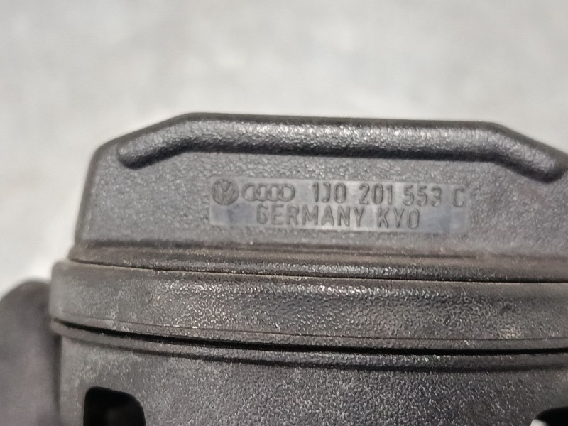 Recambio de tapon combustible para volkswagen golf iv (1j1) 2.0 referencia OEM IAM 1J0201553C  