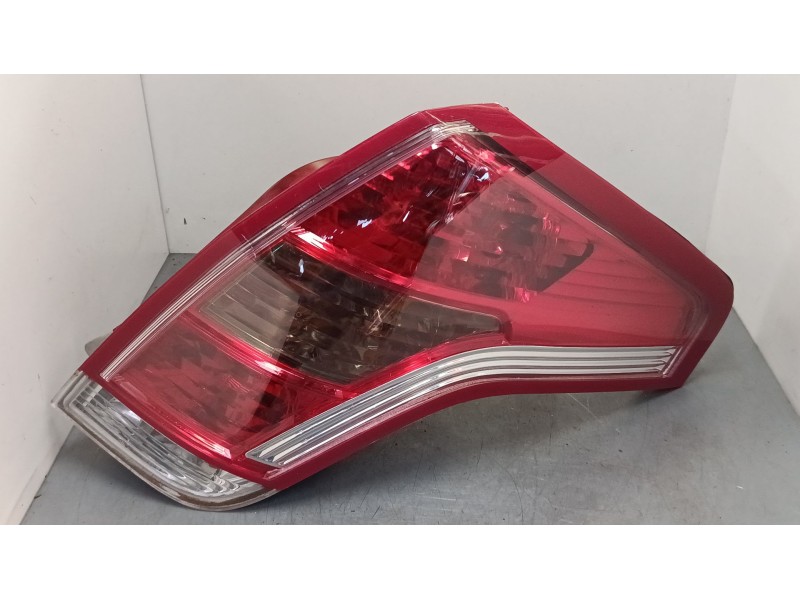 Recambio de piloto trasero derecho para citroën c4 i sedán 1.6 hdi referencia OEM IAM 6351CQ  