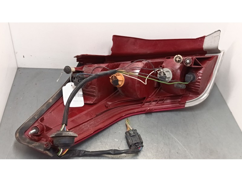 Recambio de piloto trasero derecho para citroën c4 i sedán 1.6 hdi referencia OEM IAM 6351CQ  