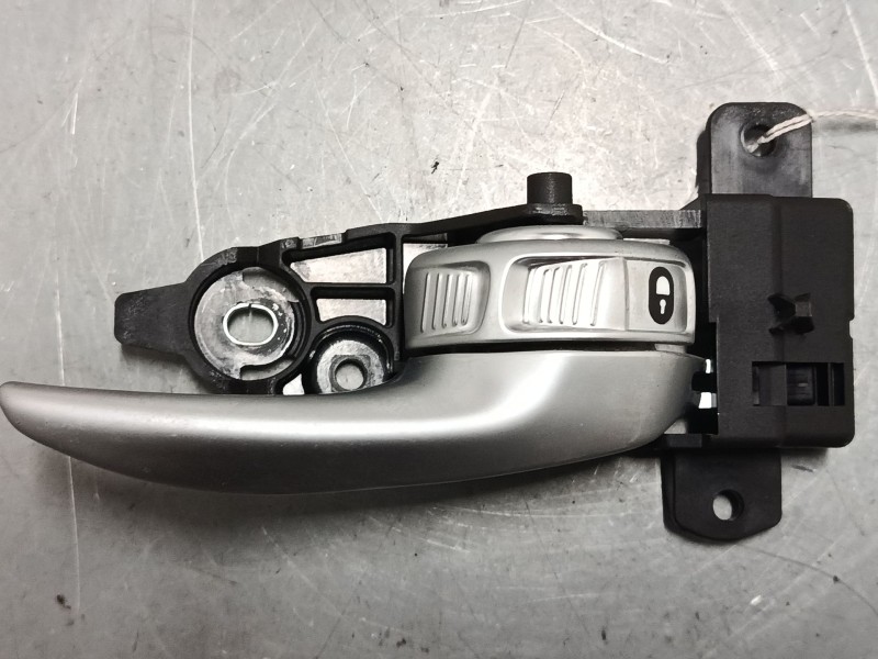 Recambio de maneta interior puerta delantera derecha para jeep renegade suv (bu, b1, bv) 1.0 t-gdi referencia OEM IAM 735647323 
