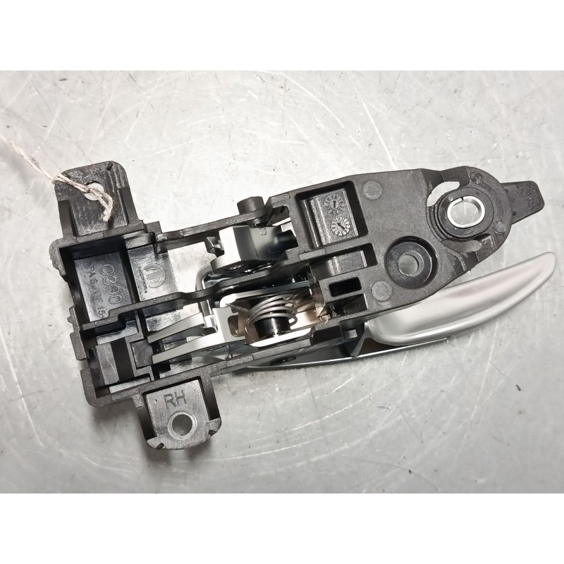 Recambio de maneta interior puerta delantera derecha para jeep renegade suv (bu, b1, bv) 1.0 t-gdi referencia OEM IAM 735647323 