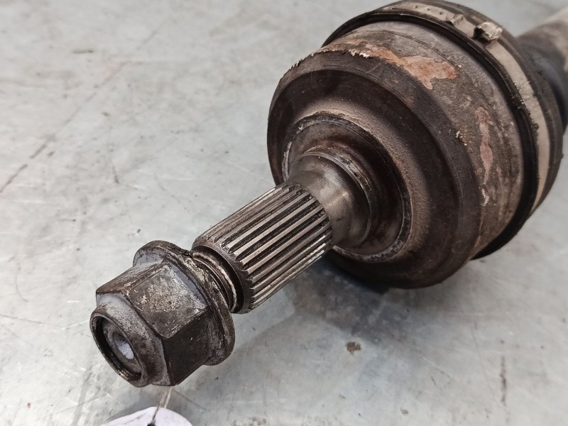 Recambio de transmision delantera izquierda para mercedes-benz vito furgoneta (w638) 110 d 2.3 (638.074, 638.078) referencia OEM