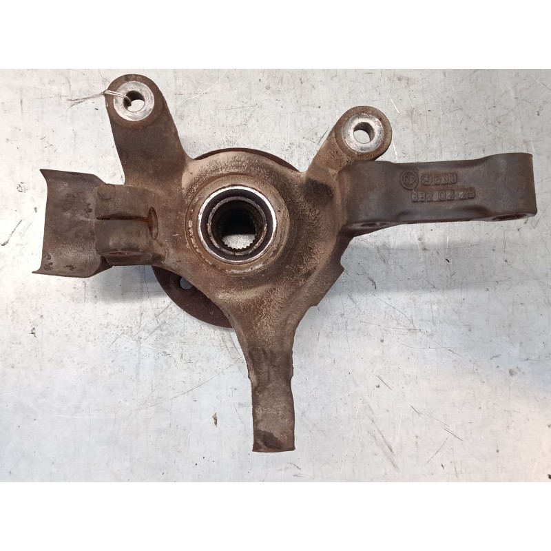 Recambio de mangueta delantera derecha para mercedes-benz vito furgoneta (w638) 110 d 2.3 (638.074, 638.078) referencia OEM IAM 