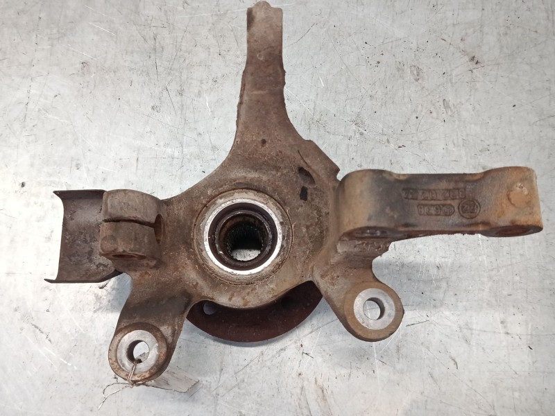 Recambio de mangueta delantera izquierda para mercedes-benz vito furgoneta (w638) 110 d 2.3 (638.074, 638.078) referencia OEM IA