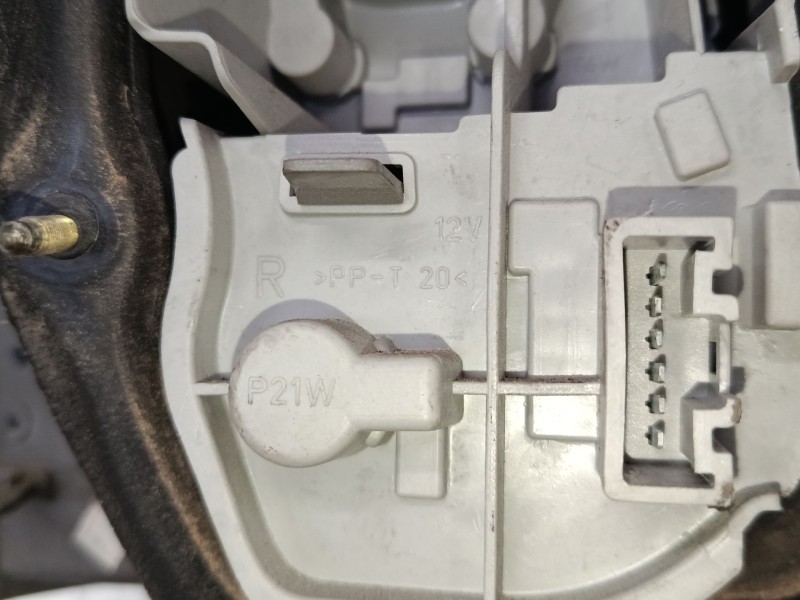 Recambio de piloto trasero derecho para toyota corolla verso (zer_, zze12_, r1_) 2.0 d-4d (cur10_) referencia OEM IAM 815510F020