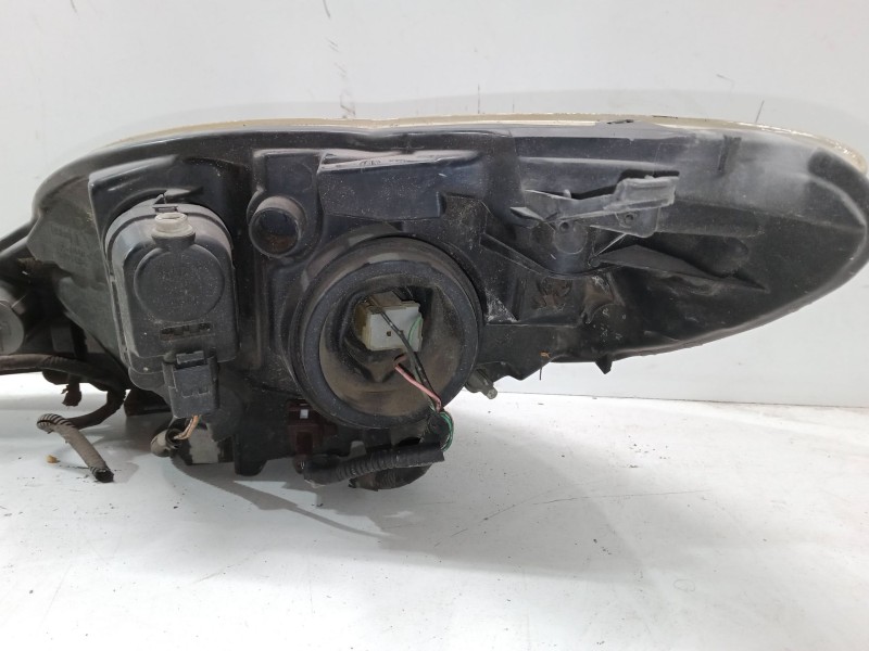 Recambio de faro derecho para peugeot 107 (pm_, pn_) 1.4 hdi referencia OEM IAM 81110-0h030  