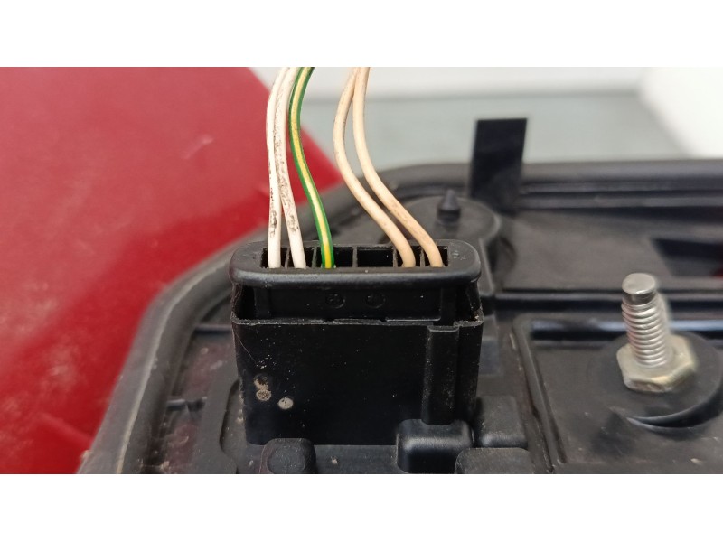 Recambio de piloto trasero derecho para peugeot 206 cc (2d) 2.0 s16 referencia OEM IAM 085501921RF  