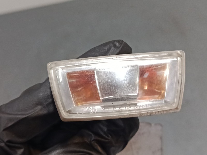 Recambio de intermitente lateral izquierdo para opel corsa d (s07) 1.3 cdti (l08, l68) referencia OEM IAM   