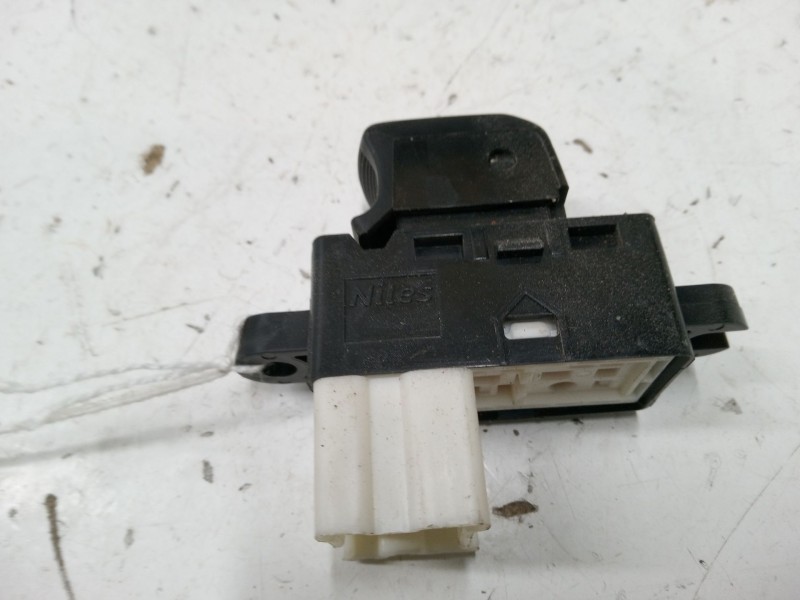Recambio de mando elevalunas delantero derecho para nissan note (e12) 1.2 dig-s referencia OEM IAM 254111FA0A  