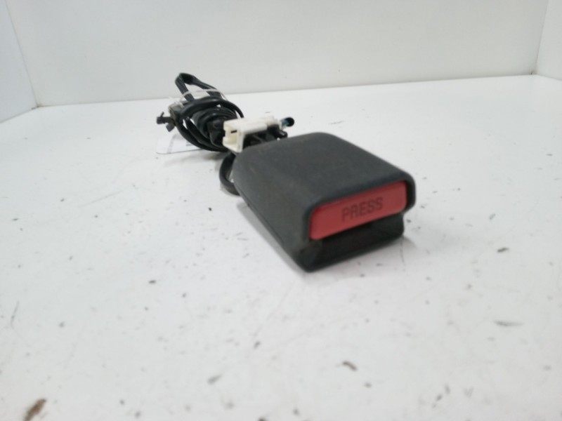 Recambio de anclaje cinturon delantero izquierdo para nissan note (e12) 1.2 dig-s referencia OEM IAM 20228130626  