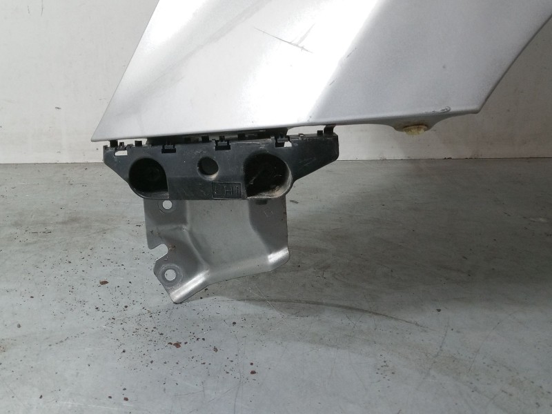 Recambio de aleta delantera izquierda para nissan note (e12) 1.2 dig-s referencia OEM IAM F31013VVAD  