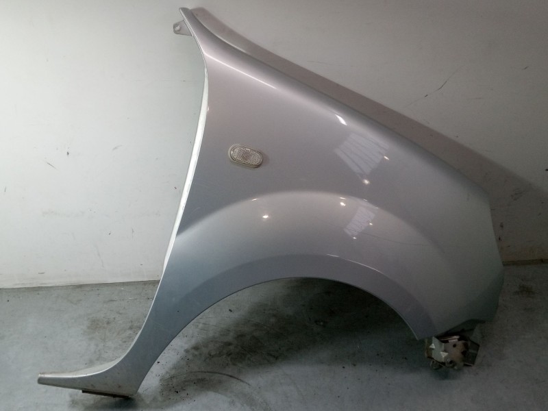 Recambio de aleta delantera derecha para renault kangoo (kc0/1_) 1.2 16v (kc05, kc06, kc03, kc0t, kc0w, kc1d) referencia OEM IAM