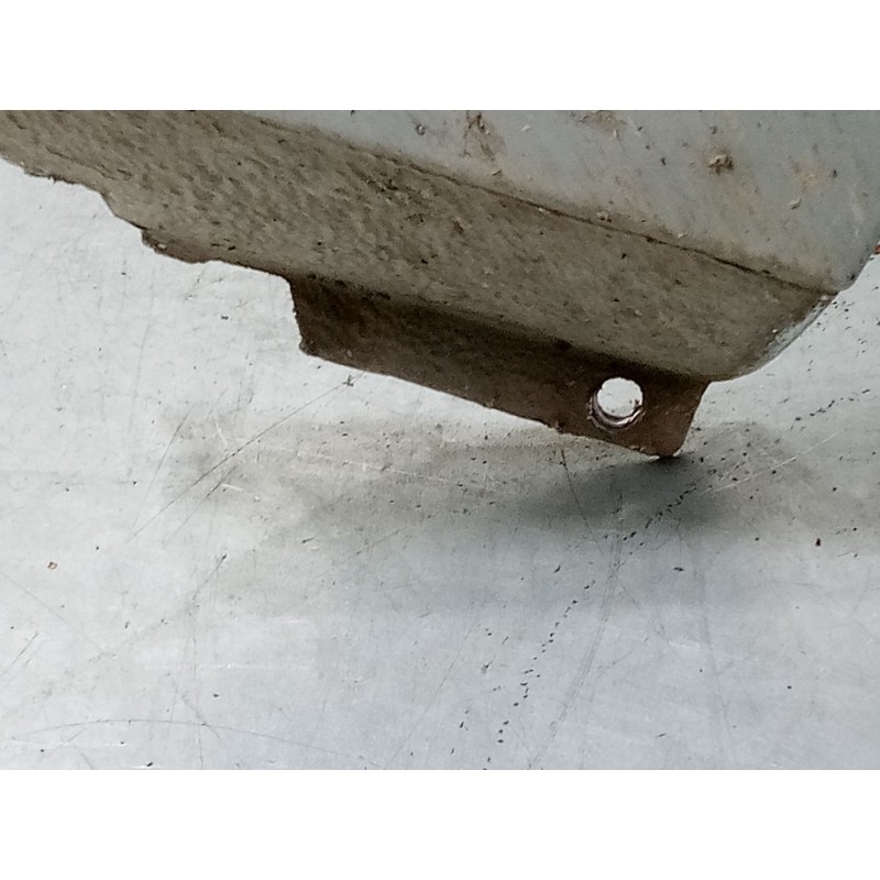 Recambio de aleta delantera derecha para renault kangoo (kc0/1_) 1.2 16v (kc05, kc06, kc03, kc0t, kc0w, kc1d) referencia OEM IAM