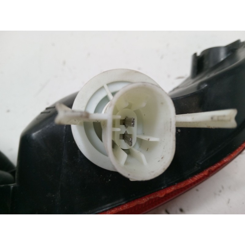 Recambio de catadioptrico trasero izquierdo para opel corsa c (x01) 1.2 (f08, f68) referencia OEM IAM 19A148B  