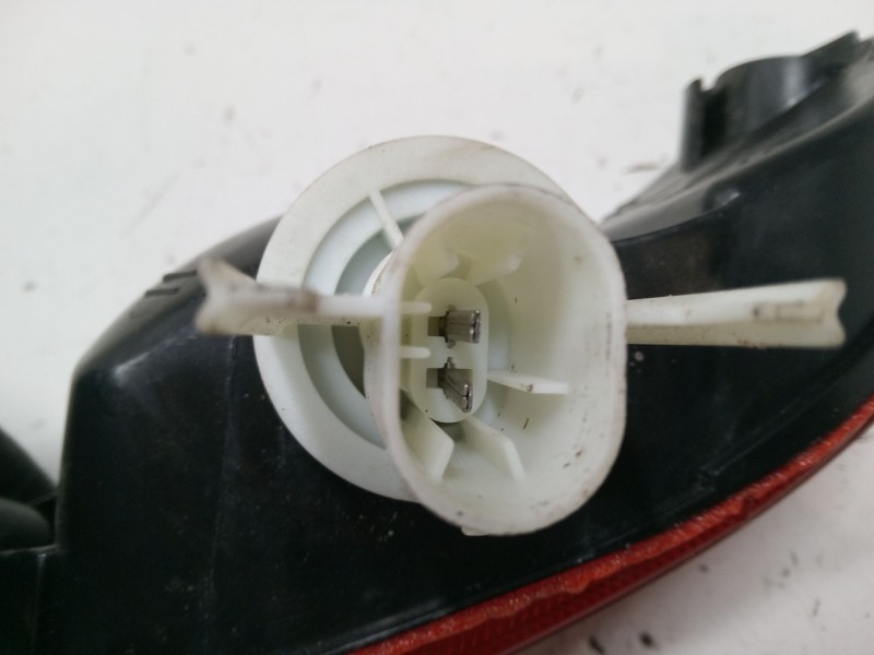 Recambio de catadioptrico trasero izquierdo para opel corsa c (x01) 1.2 (f08, f68) referencia OEM IAM 19A148B  