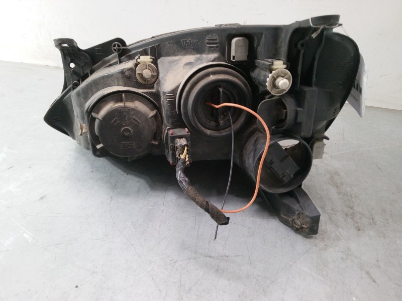 Recambio de faro derecho para opel corsa c (x01) 1.2 (f08, f68) referencia OEM IAM   