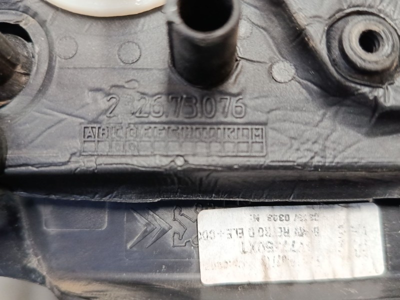 Recambio de retrovisor electrico derecho para peugeot partner tepee 1.6 hdi 90 referencia OEM IAM 96777550XT  