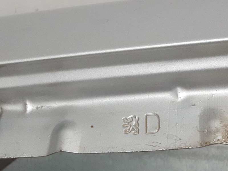 Recambio de aleta delantera derecha para peugeot 206 hatchback (2a/c) 1.1 i referencia OEM IAM 7841L0  