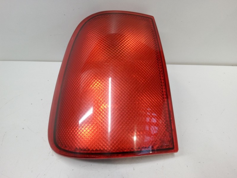 Recambio de piloto trasero derecho para nissan terrano ii (r20) 2.7 tdi 4wd referencia OEM IAM 268550F000  