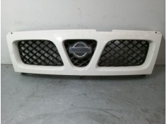 Recambio de rejillas capo para nissan terrano ii (r20) 2.7 tdi 4wd referencia OEM IAM 623107F030  