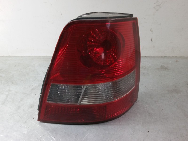 Recambio de piloto trasero derecho para kia sorento i (jc) 2.5 crdi referencia OEM IAM 924023E010  