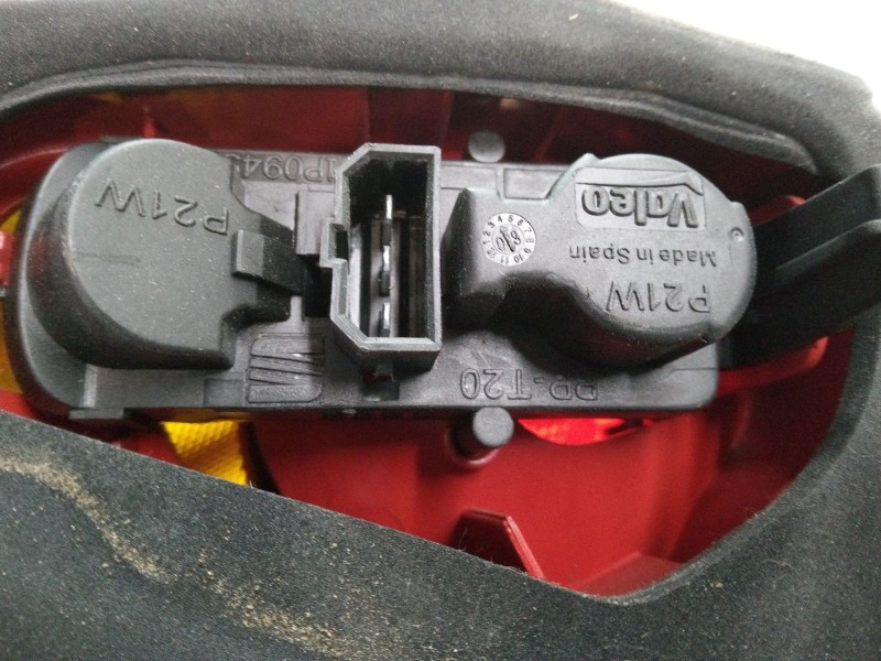 Recambio de piloto trasero derecho para seat leon (1p1) 1.9 tdi referencia OEM IAM 1P0945112D  