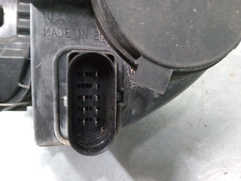 Recambio de faro derecho para seat leon (1p1) 1.9 tdi referencia OEM IAM 5P1941006A  