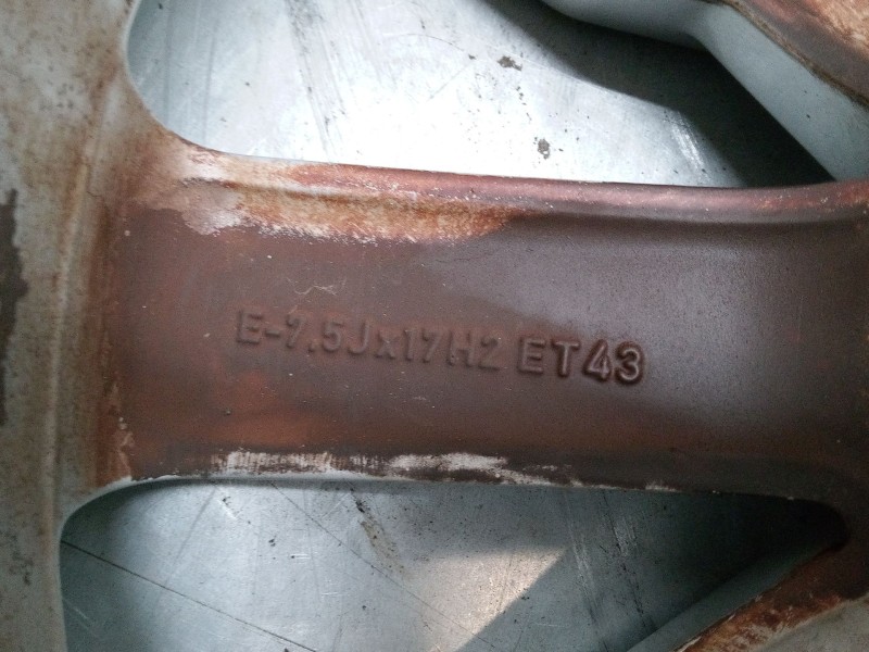 Recambio de llanta aluminio 17´´ para audi a3 (8p1) 2.0 fsi referencia OEM IAM 8V0601025DE  