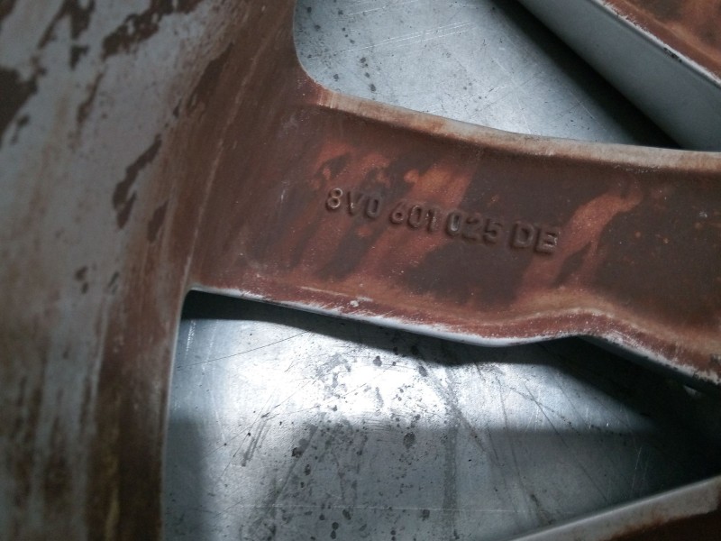 Recambio de llanta aluminio 17´´ para audi a3 (8p1) 2.0 fsi referencia OEM IAM 8V0601025DE  