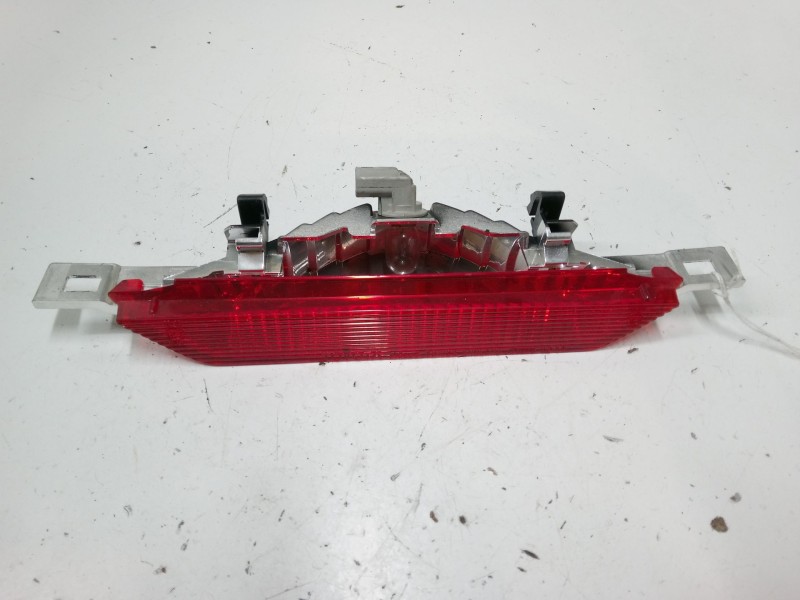 Recambio de luz central de freno para toyota corolla (_e12_) 2.0 d-4d (cde120r_, cde120l_) referencia OEM IAM   