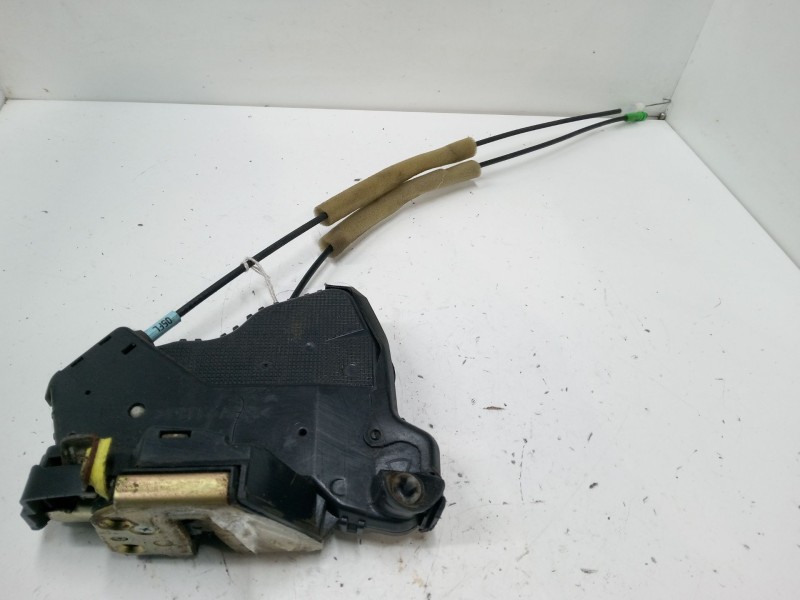 Recambio de cerradura puerta delantera izquierda para toyota corolla (_e12_) 2.0 d-4d (cde120r_, cde120l_) referencia OEM IAM 69