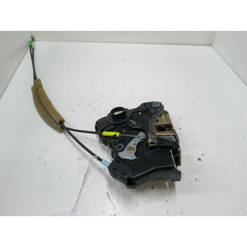 Recambio de cerradura puerta delantera derecha para toyota corolla (_e12_) 2.0 d-4d (cde120r_, cde120l_) referencia OEM IAM 6903